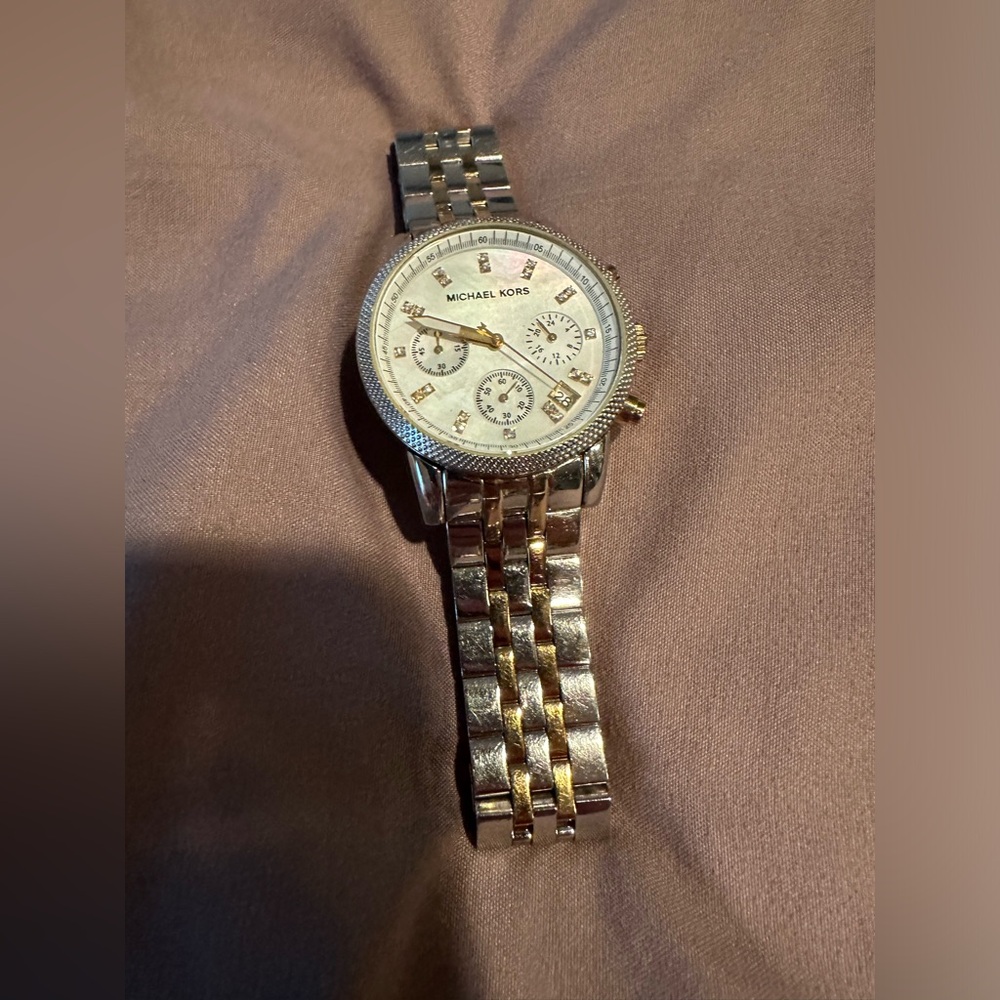 MICHAEL KORS BUNDLE OF THREE LADIES OVERSIZED FACE CHRONOGRAPH WATCHES. - Picture 2 of 13